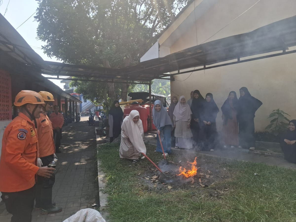 Outing Class di BPBD Jember, 38 Mahasantri Belajar Kesiapsiagaan Bencana