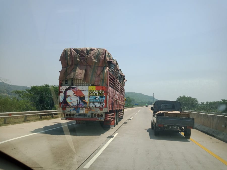Tingginya Kecelakaan Angkutan Barang Reformasi Sistem Logistik Belum Tuntas