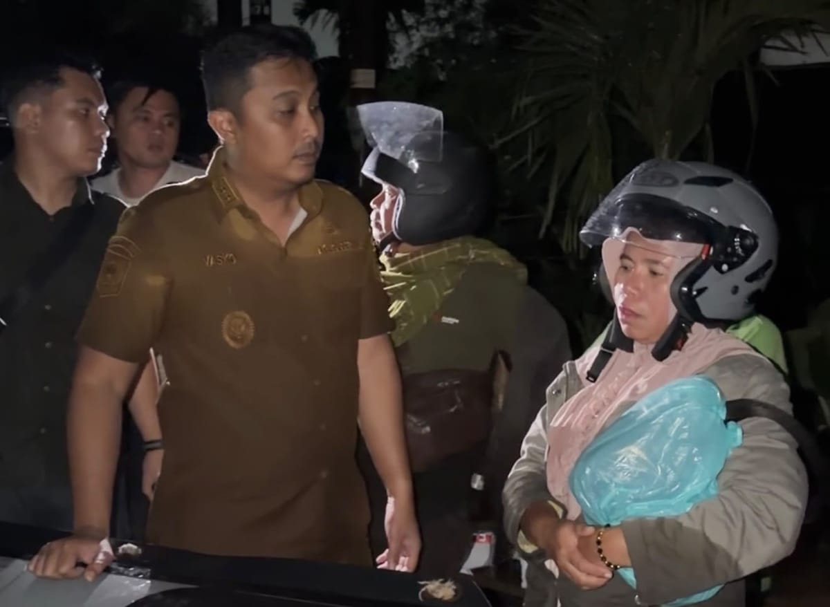 Wagub Vasko Pimpin Evakuasi Korban Banjir di Padang, Kelompok Rentan Diprioritaskan