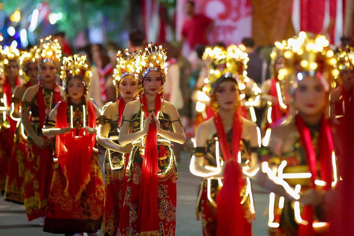 Pawai Lampion Malam Hari Semarakkan Peringatan Hari Pramuka di Banyuwangi