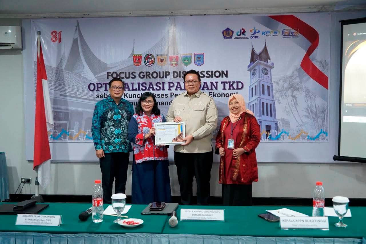 Tercepat Salurkan Dana Desa, Tanah Datar Kembali Raih Penghargaan