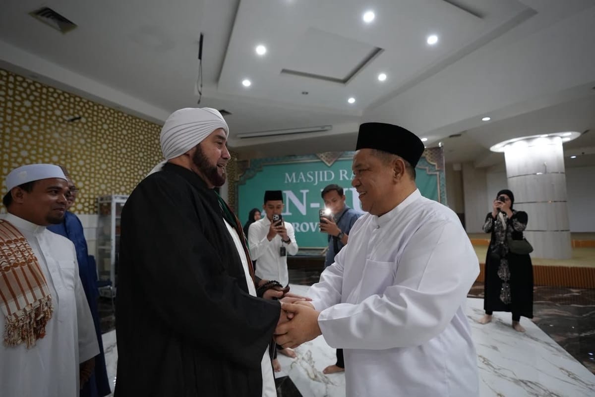 Syalawat Masyarakat Menggema di Mesjid Raya An-Nur, Simbol Persaudaraan Menyambut HUT Riau ke-69