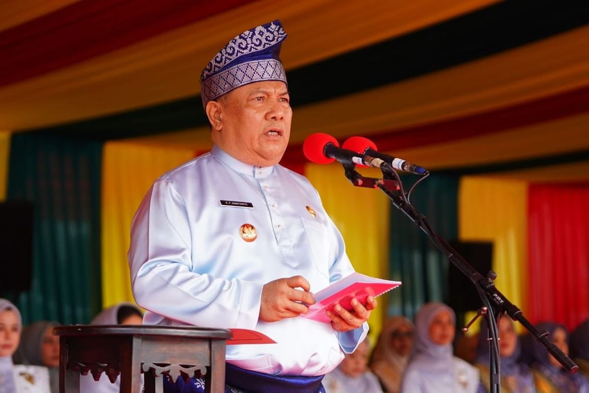 Plt Gubernur Riau SF Hariyanto Pimpin Upacara Hari Jadi ke-69 Provinsi Riau