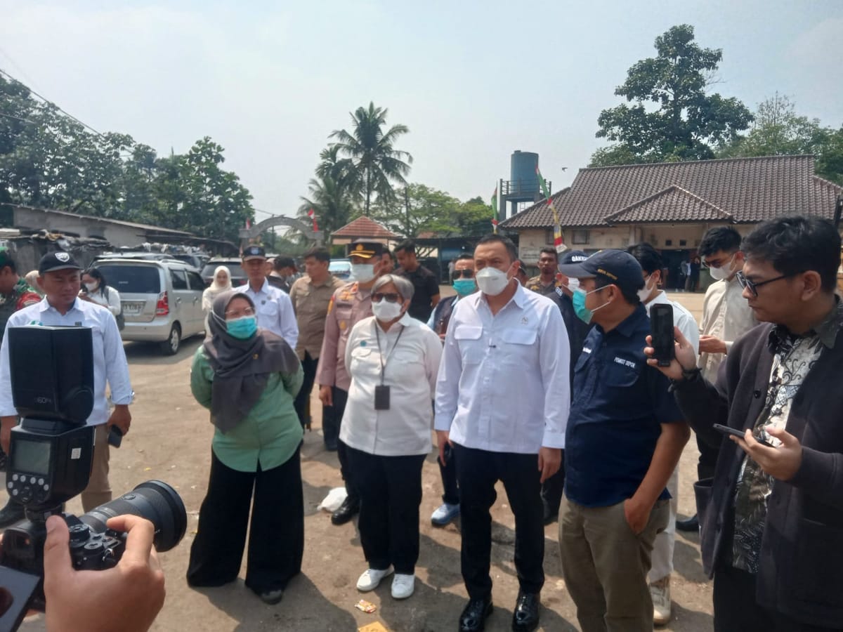 Wamen Lingkungan Hidup Tinjau TPA  Cipayung Depok