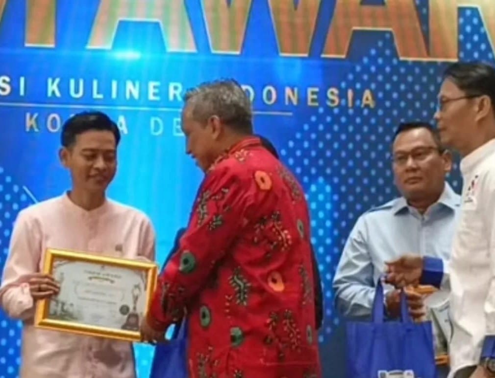 Dapat Penghargaan Tokoh Peduli UMKM, Deny Kartika: Saya Malu Belum Beri yang Terbaik