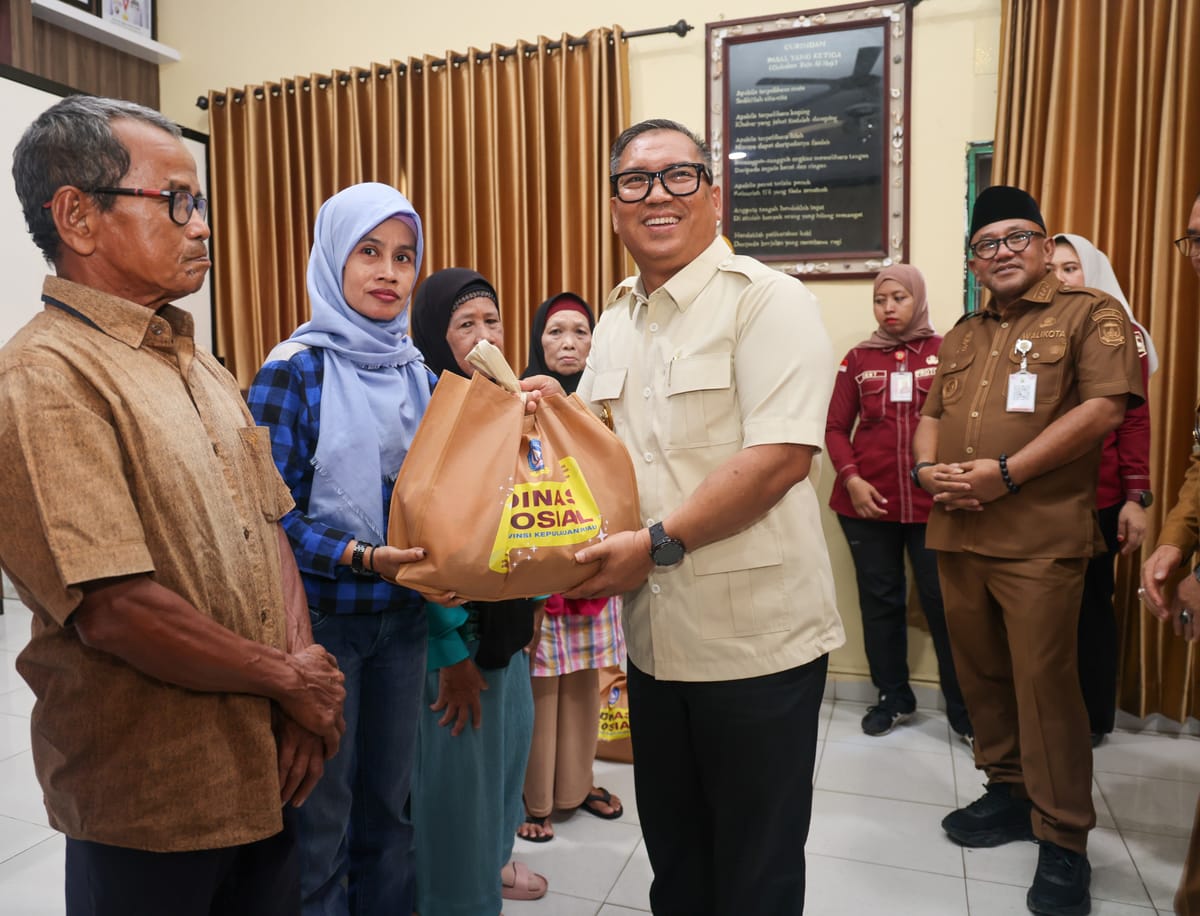 500 Paket Sembako Disalurkan, Wagub Kepri Tegaskan Komitmen Pemerintah Ringankan Beban Warga