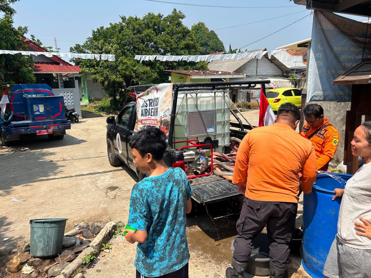 BPBD Pemkab Bogor  Menyalurkan  4,8 Juta Liter Air Bersih Kepada Masyarakat Terdampak Kekeringan
