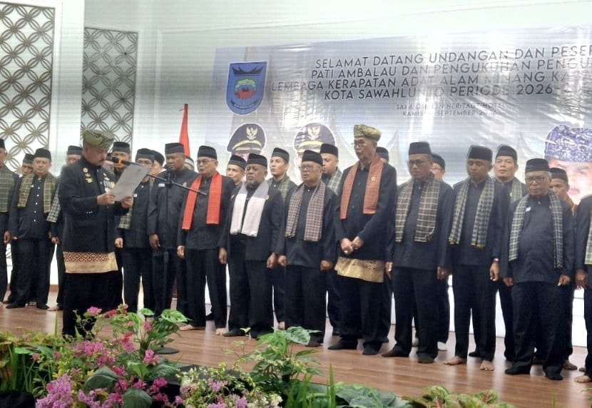 Pengurus LKAAM Kota Sawahlunto Dikukuhkan, Dahler Dt. Panghulu Sati Jadi Ketua