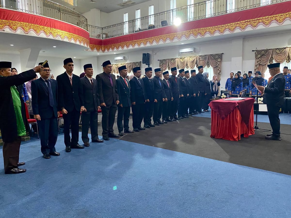 15 Pejabat Eselon II Dilantik, Bupati Yulianto Tekankan Integritas dan Tanggung Jawab