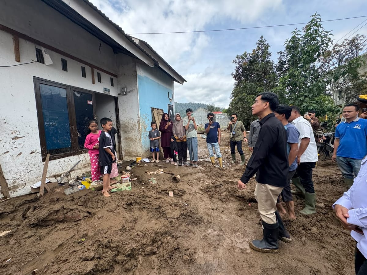 Temui Pengungsi di Solok, Wapres Gibran: Keselamatan Warga Prioritas Utama
