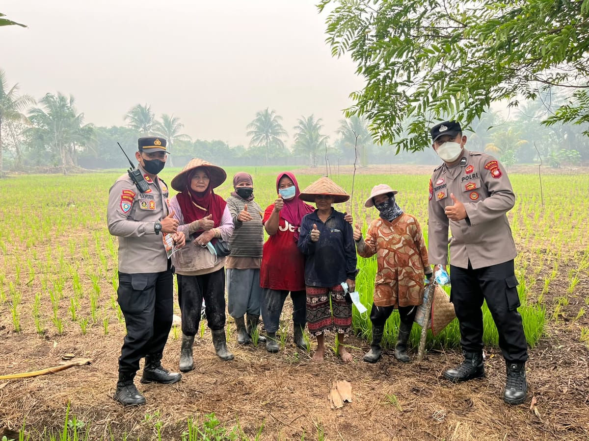 Asap Belum Hilang, Polisi Mengetuk Pintu Warga di Kubu Raya untuk Cegah Karhutla