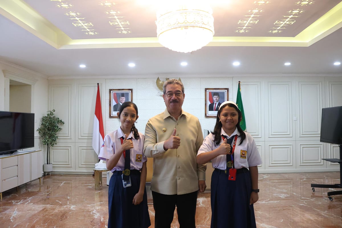 Titip Harapan Maluku di Ajang Nasional, Gubernur Maluku Lepas Dua Siswi SMP  ikuti Olimpiade di Jakarta