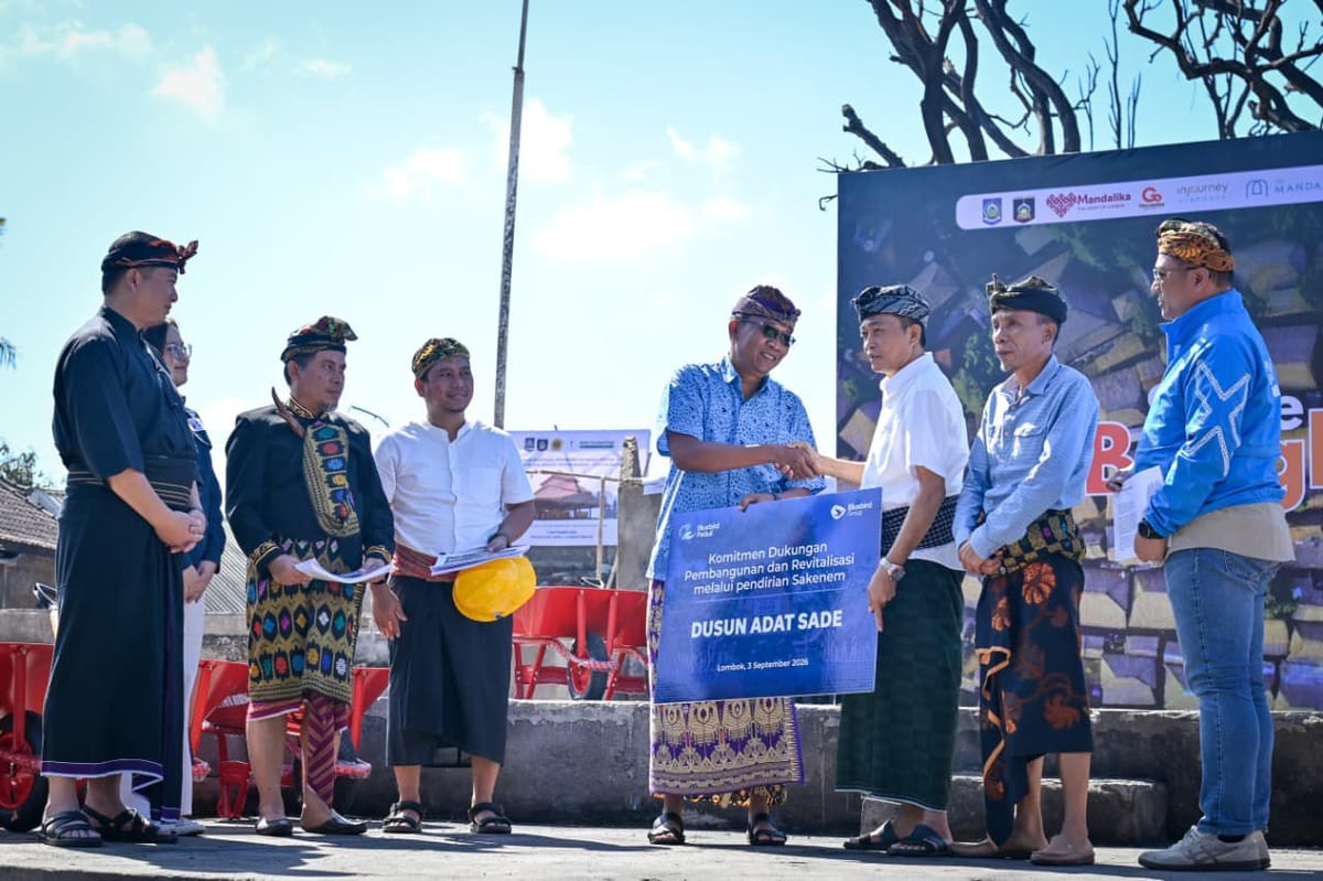 Sade Bangkit Menjaga Warisan Sasak