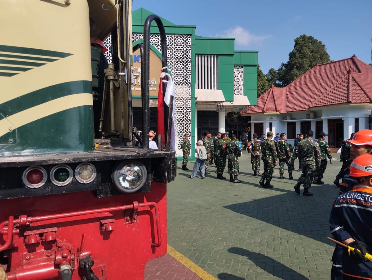Sambut HUT ke-81 KAI, Daop 6 Yogyakarta & Balai Yasa Yogyakarta Gelar Lomba Tarik Lokomotif
