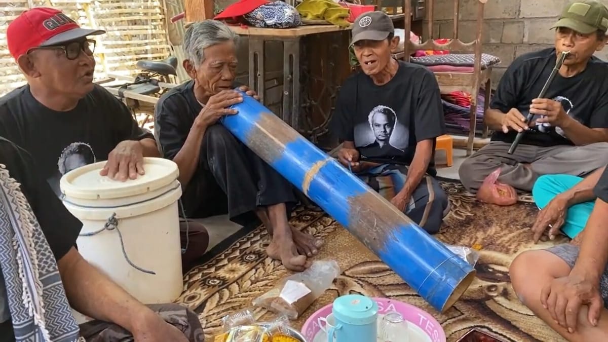 Dosen UNEJ Dokumentasikan Gamelan Mulut Nelayan Panarukan