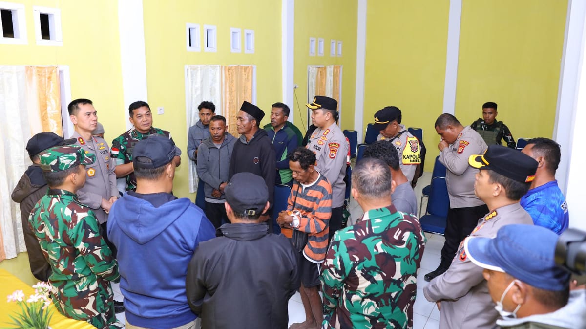 Kapolda Maluku bersama Pangdam XV/Pattimura Turun Langsung ke Taniwel Redam Situasi Lisabata, Warga Diminta Tidak Terprovokasi