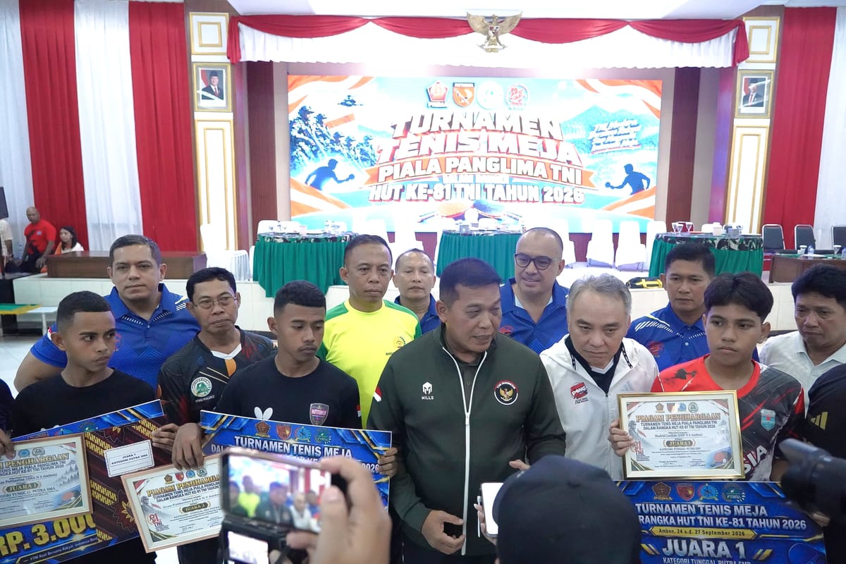 Momen Haru Pangdam Pattimura Angkat Juara Tenis Meja SMP Jadi Anak Asuh
