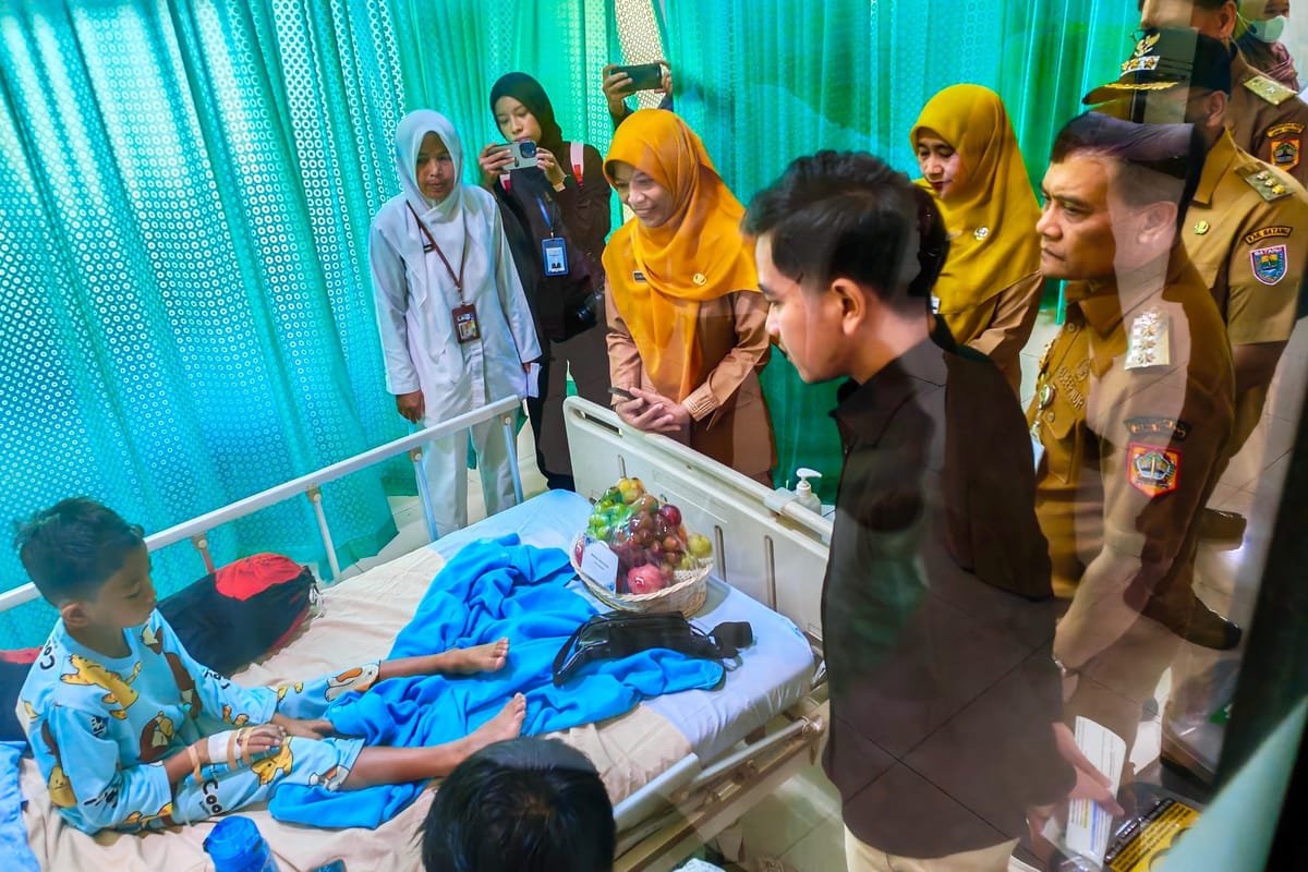 Wapres Gibran Kunjungi Pasien diduga Terdampak Keracunan MBG di Kabupaten Batang