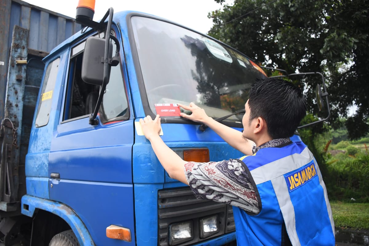 RO1JNT Kembali Lakukan Penertiban Kendaraan Besar di Ruas Tol Belawan-Medan-Tanjung Morawa