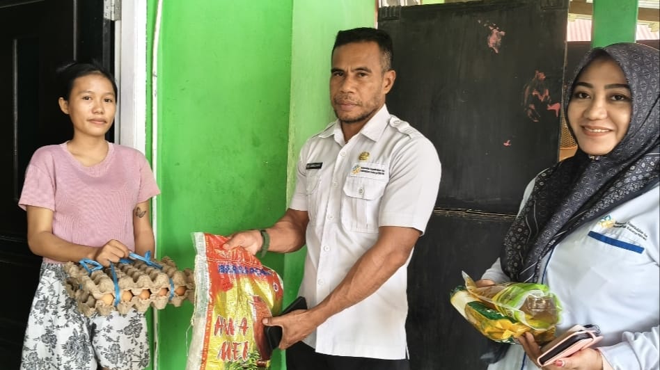 Kemendukbangga/BKKBN Malut Salurkan Bantuan Nutrisi untuk Keluarga Risiko Stunting