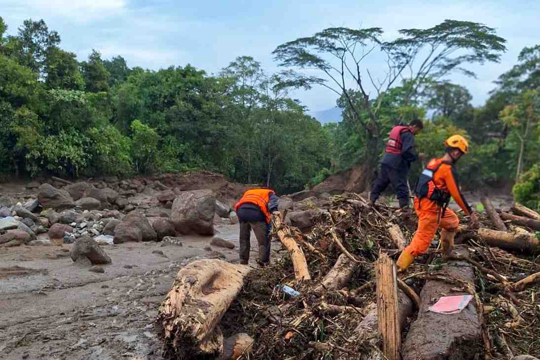 Banjir Bandang Gunung Talang: Daffi Ditemukan Tewas, Satu Korban Masih Dicari