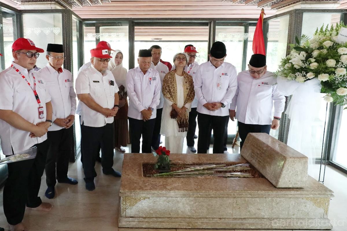 HUT ke 81 PMI   Mengingat Kembali Arti Kemanusiaan di Pusara  Bung Hatta