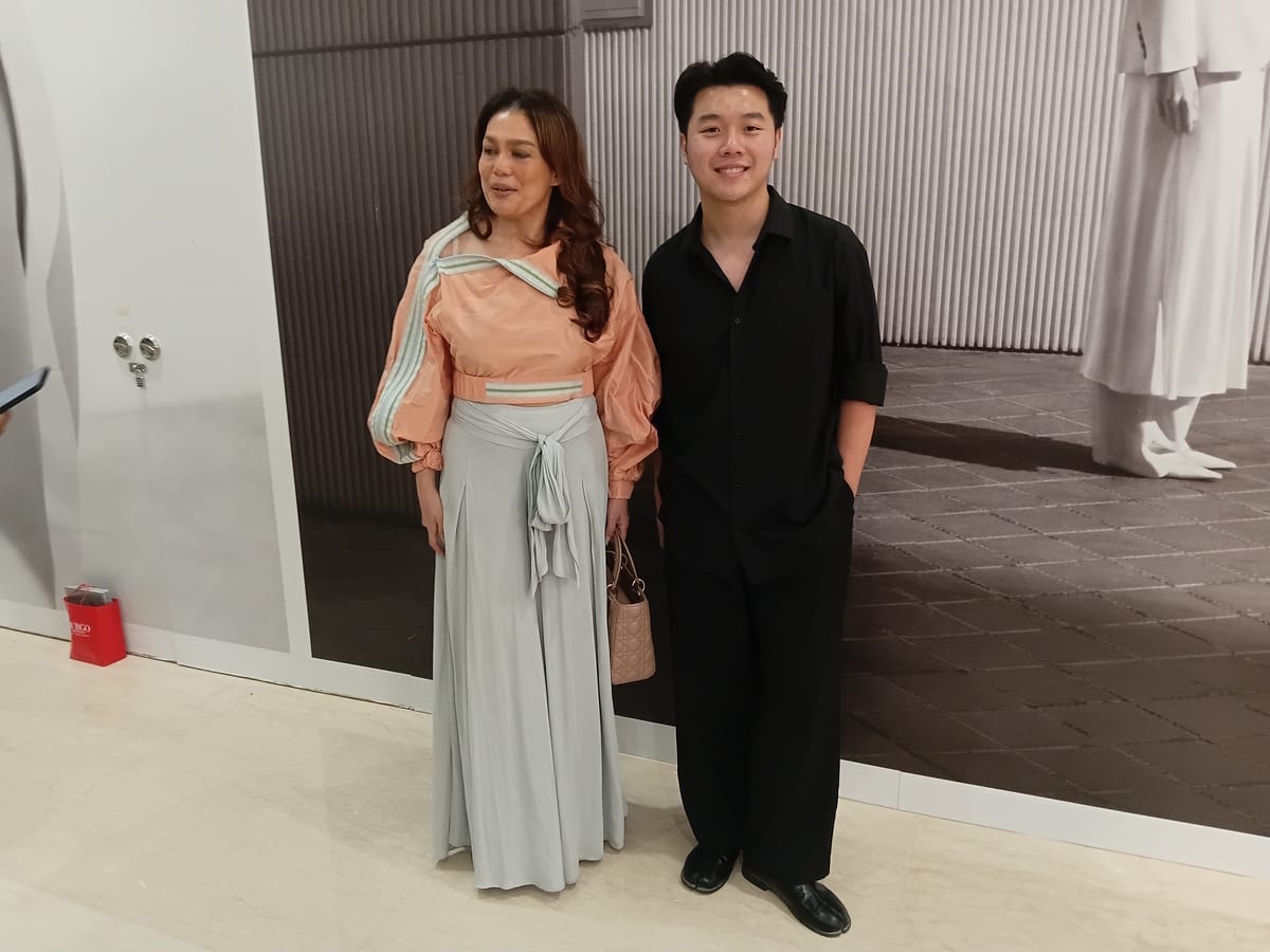 Street Style Berbalut Sentuhan Atelier, Lima Desainer Muda Unjuk Gaya