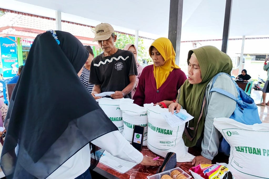 Sebanyak 434 KPM Desa Pundungsari Lumajang Terima Bantuan Pangan