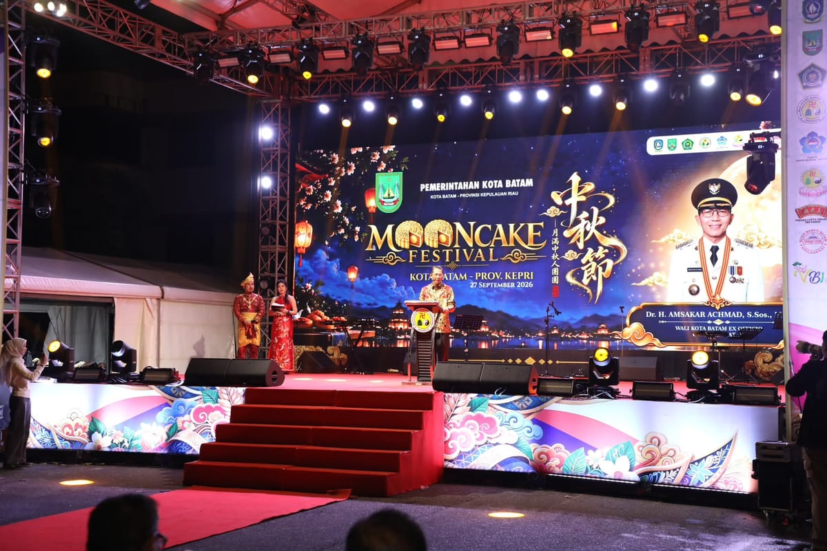 Mooncake Festival Batam menampilkan beragam budaya Nusantara.