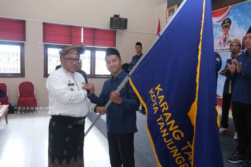 Walikota Lantik dan Kukuhkan Kepengurusan Karang Taruna Tanjungpinang