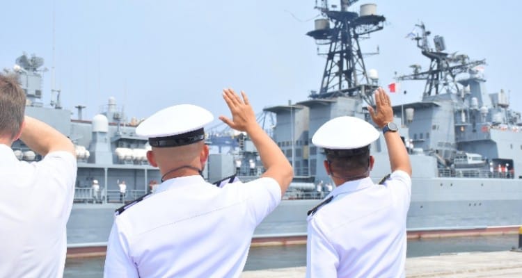 Kunjungan Kapal Rusia Simbol Eratnya Hubungan Persahabatan TNI AL & Angkatan Laut Rusia