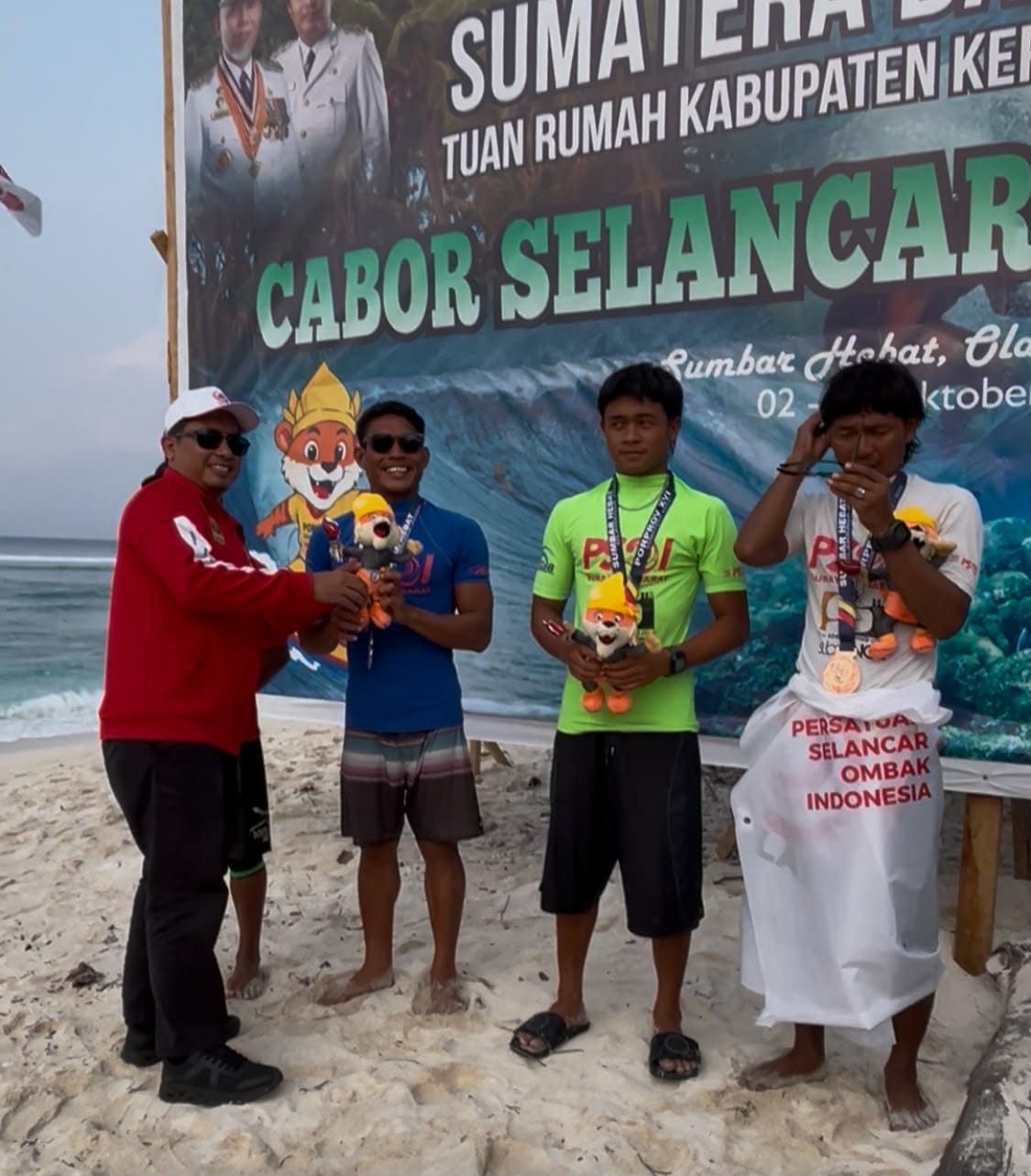 Ijrel Sababalat Antar Mentawai Raih Emas Perdana Selancar Ombak Porprov XVI 2026