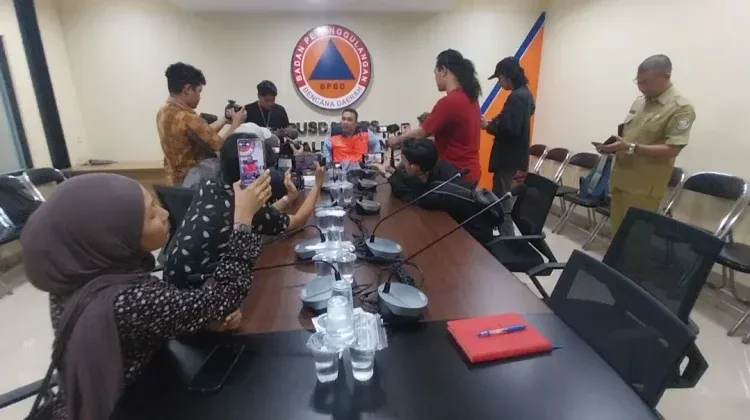 Pontianak Masih Diselimuti Asap, Warga Menunggu Akhir Musim Kelabu
