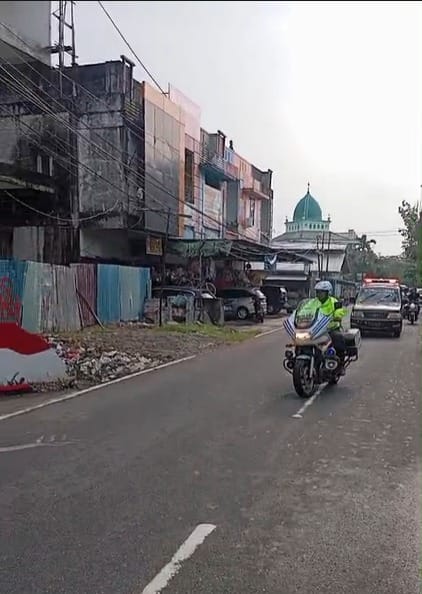 Ketika Polisi Hadir di Tengah Duka, Pengawalan Jenazah Jadi Potret Humanis Operasi Patuh