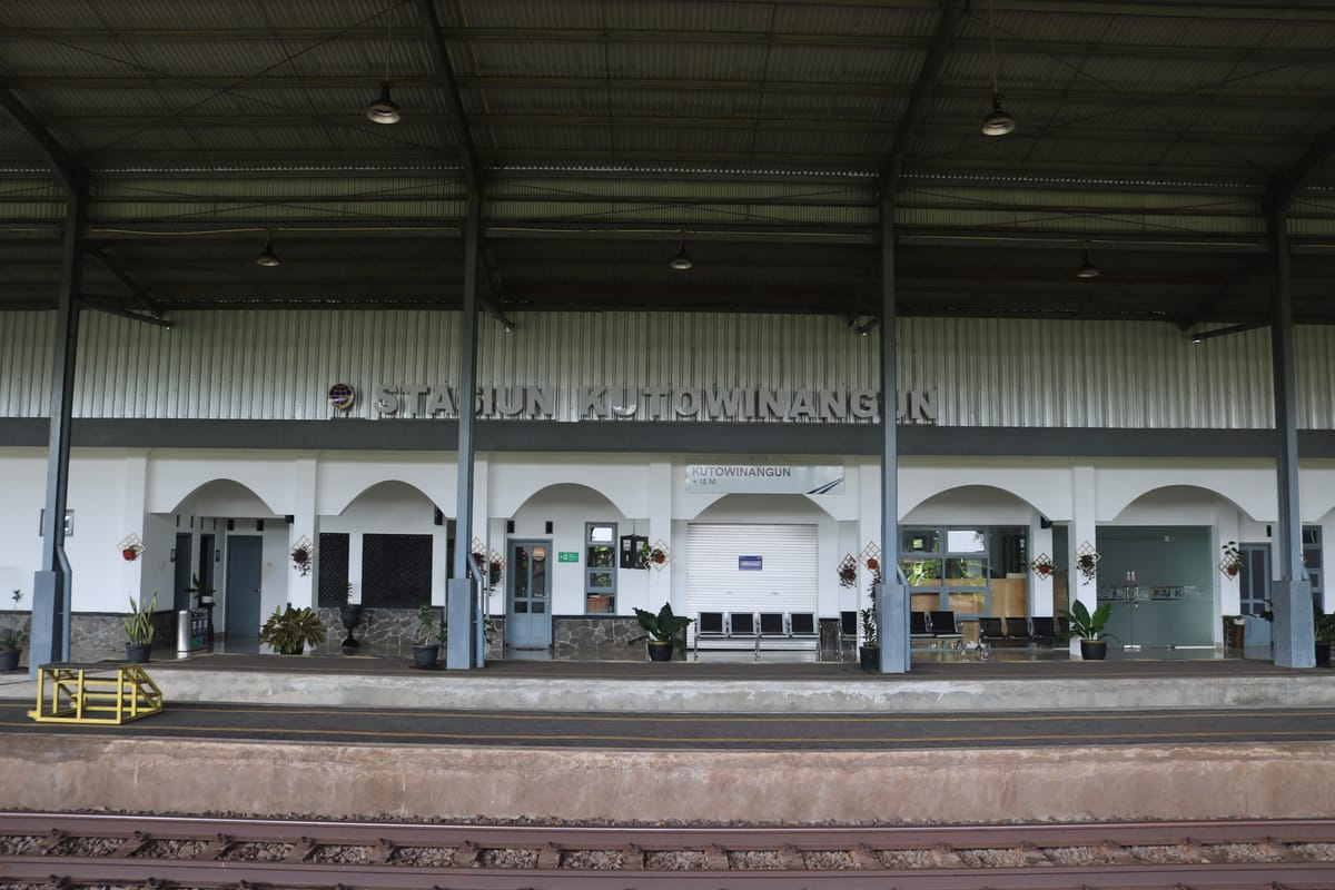 Stasiun Kutowinangun, Saksi Sejarah yang Kini Mengantar Warga hingga ke Berbagai Kota