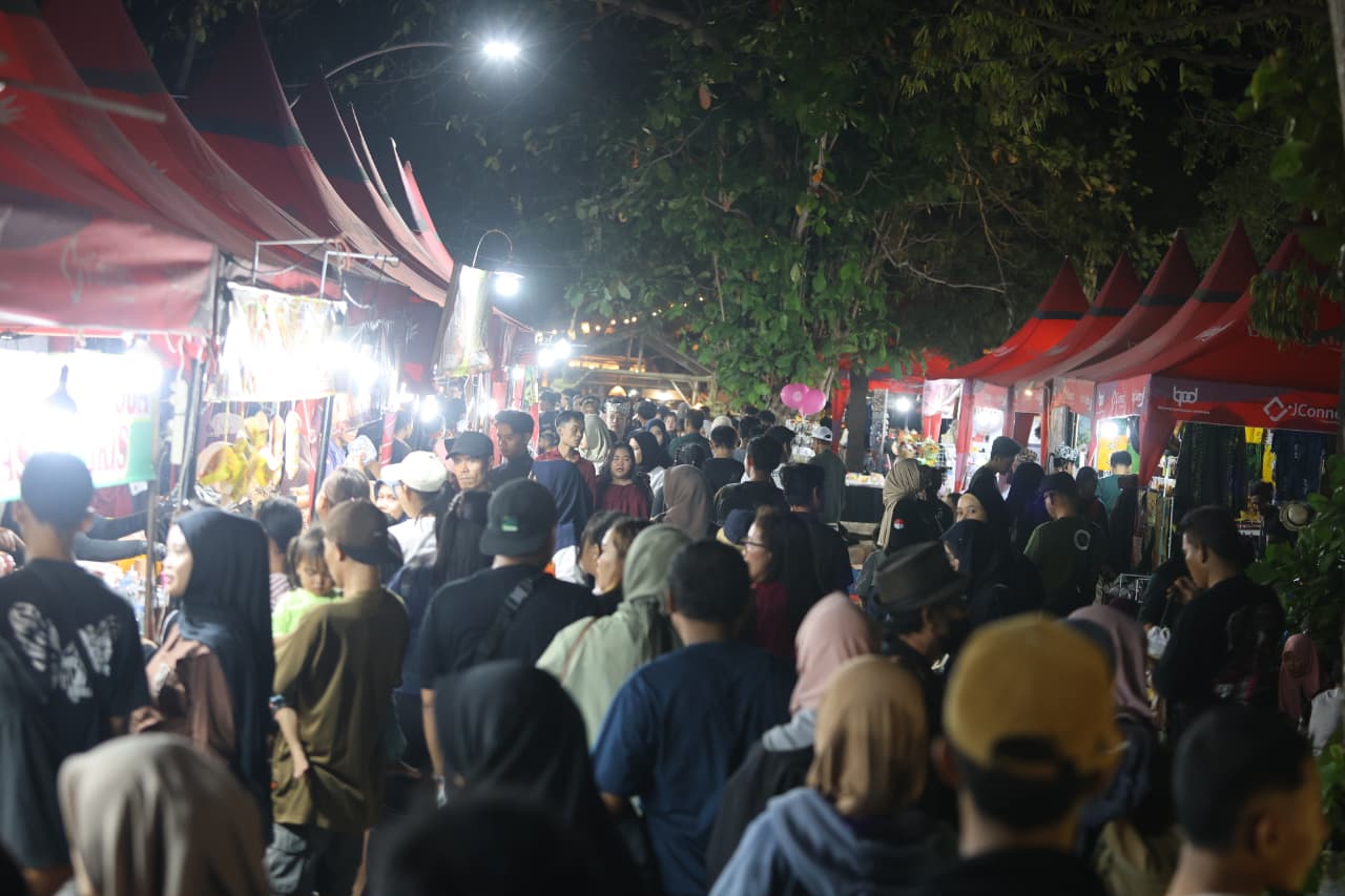 Pertunjukan Gandrung Sewu 2026 Tingkatkan Penjualan Pedagang