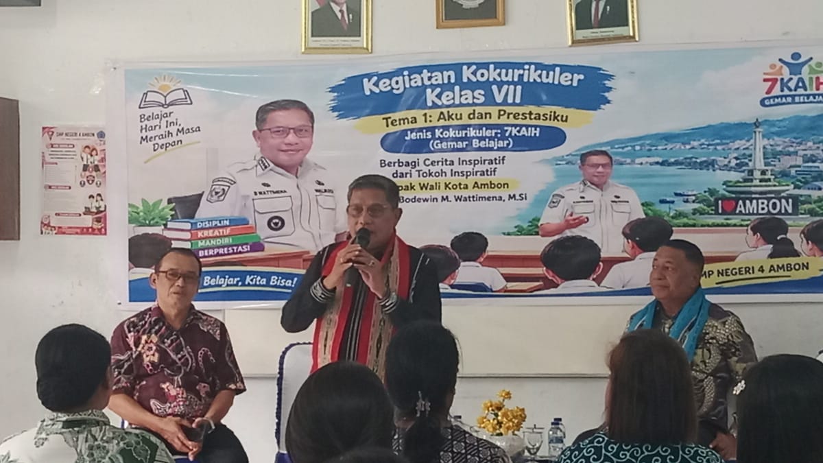 Jalan Kaki ke Sekolah hingga Balai Kota Bodewin Titip Pesan Perjuangan