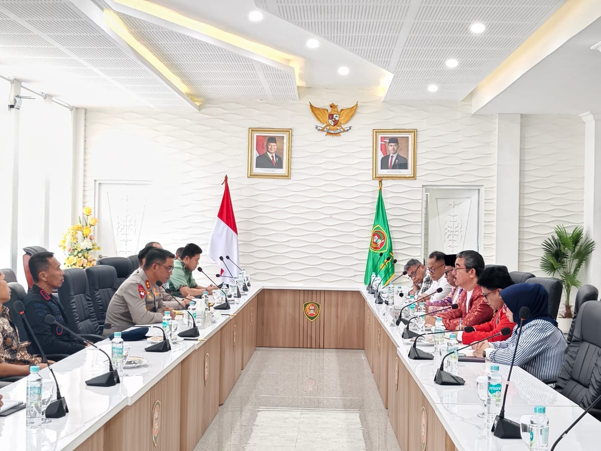 Terima Kapolda Maluku yang Baru, Lewerissa Tekankan Sinergi Jaga Stabilitas Keamanan
