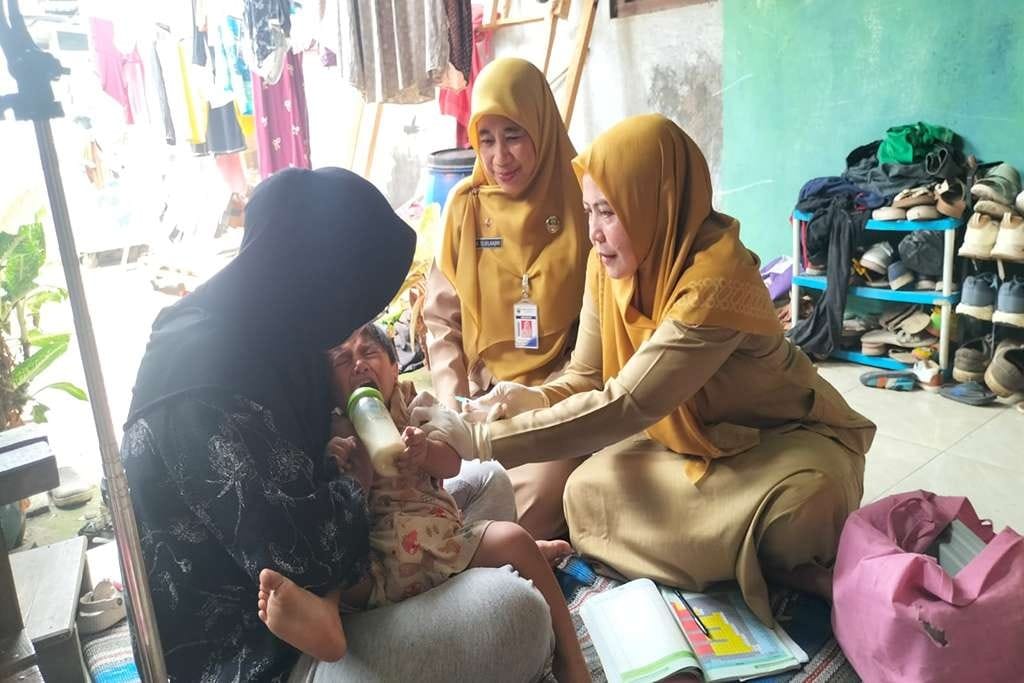 Pastikan Semua Balita Peroleh Imunisasi, Dinkes Batang Jemput Bola ke Rumah