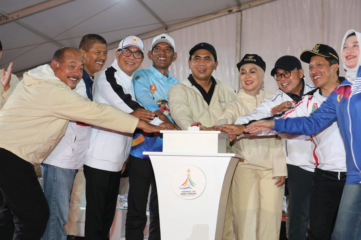 Diwarnai Doa Bersama Untuk Syabilla Putri dan Ayudiah Rivana, Wagub Taj Yasin Tutup Porprov XVII Tahun 2026