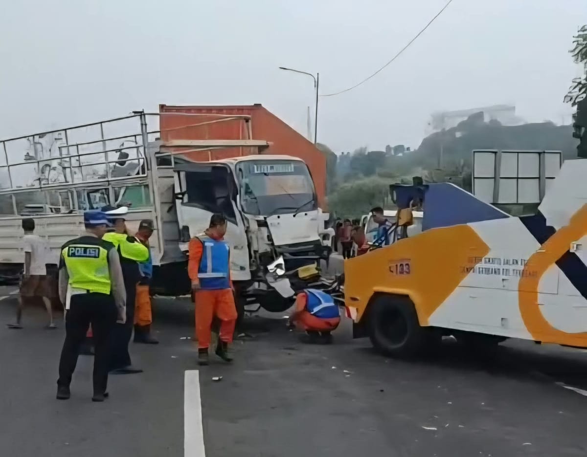 Kecelakaan Libatkan 14 Kendaraan di Ruas Tol Cipularang, Jasa Marga Lakukan Penanganan dan Evakuasi