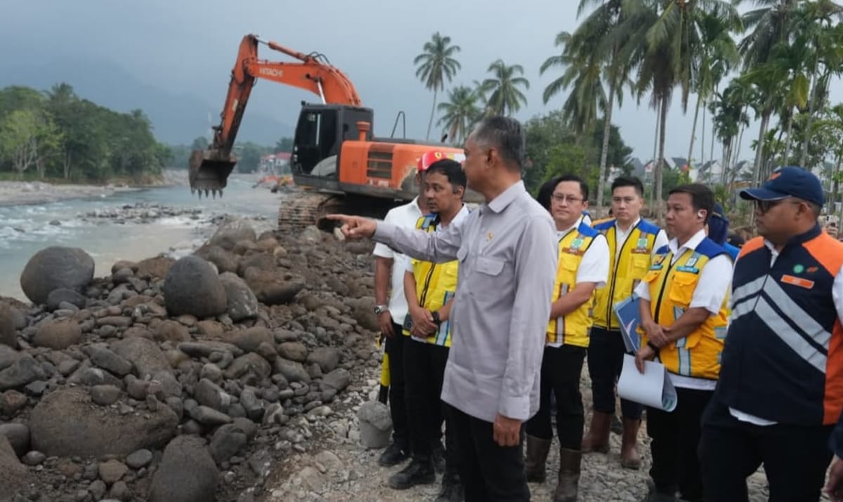 Menteri Dody Siapkan Pembangunan Check Dam dan Normalisasi Sungai di Padang