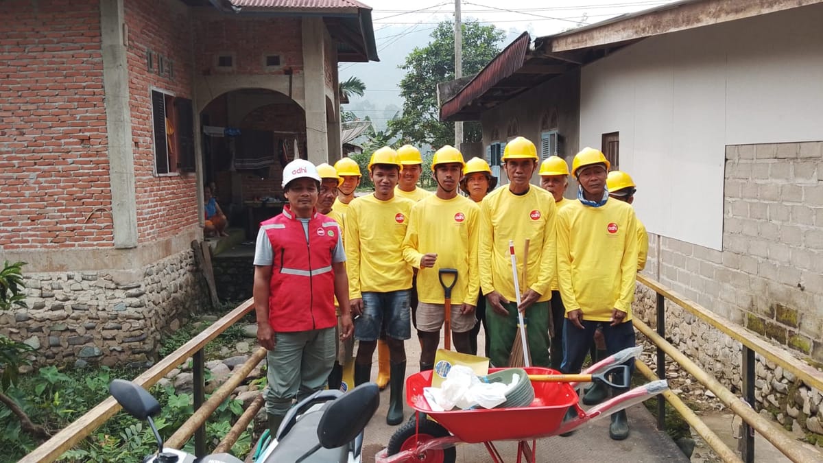 Pasca Banjir di Padang Ditangani Melalui Padat Karya Libatkan Warga Setempat
