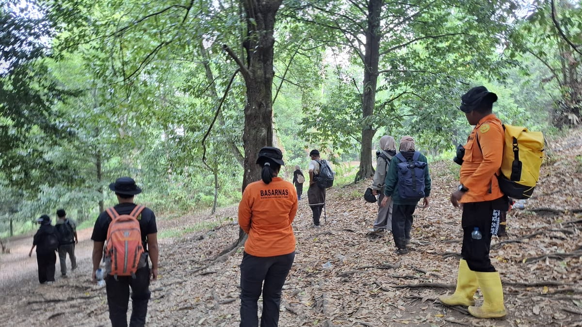 Imbas Karhutla, Dua Pendaki Gunung Gamalama Dievakuasi Tim SAR