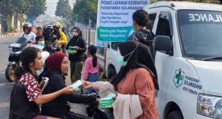 Dinkes Ternate Distribusi Masker dan Siagakan Layanan Kesehatan Bagi Masyarakat Akibat Kebakaran TPA Buku Deru-Deru