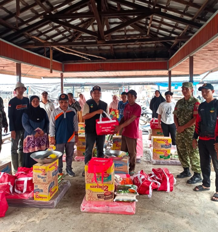 Ringankan Beban Korban Kebakaran, Dinsos Bersama Forkopimca Muara Uya Salurkan Bantuan