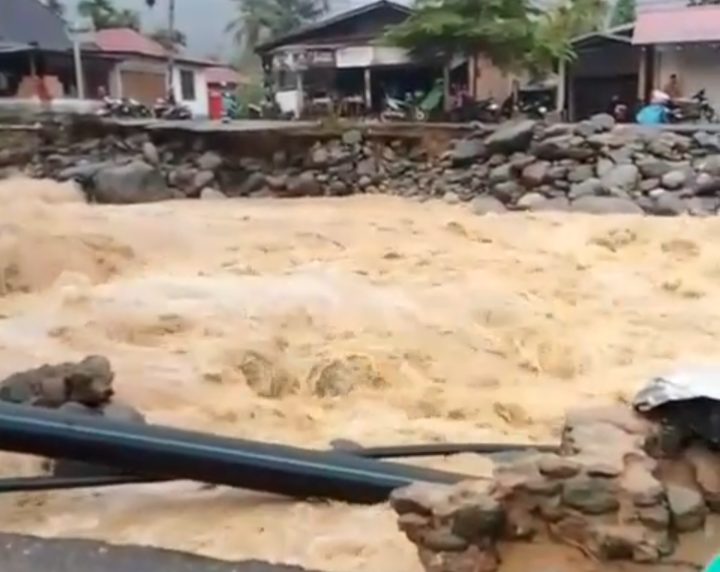 Hujan Hentikan Laga Dayung Porprov XVI, Padang Kokoh di Puncak dengan 116 Emas