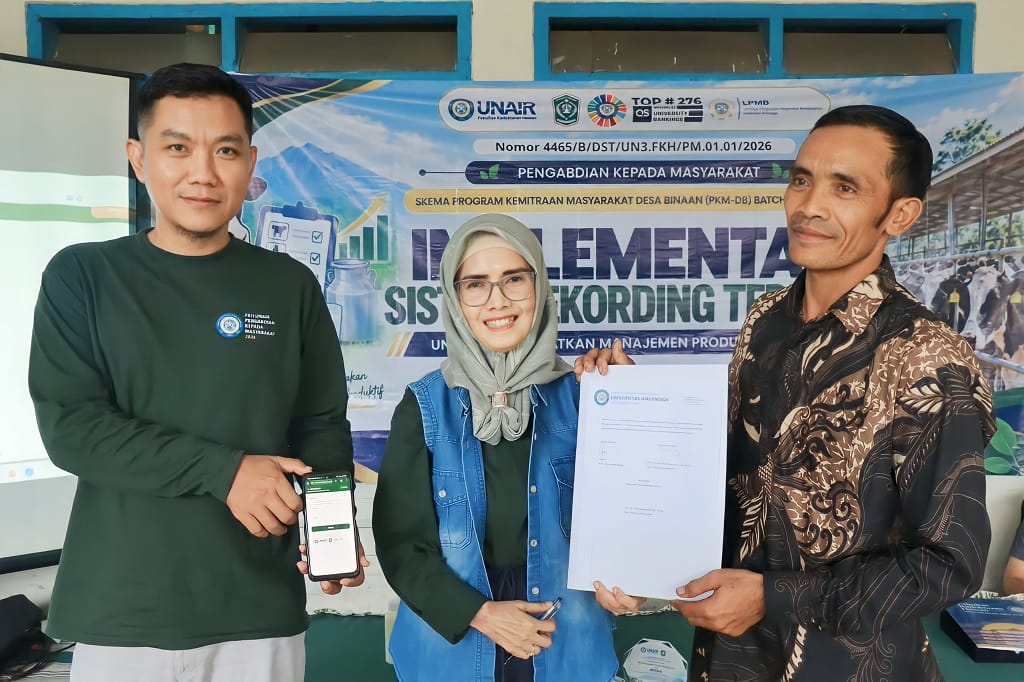 Inovasi Digital DairyTrack Bantu Peternak Sapi Perah Lumajang Kelola Data Ternak