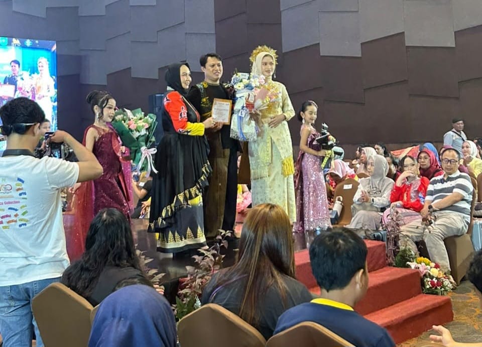 Puan Aspekraf dan IRFW Dorong Batik Riau Semakin Mendunia