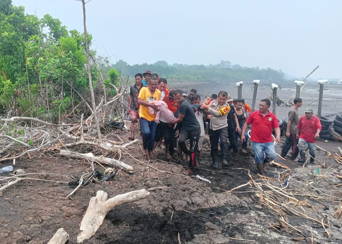 Dua Pelajar Merenggut Nyawa Tenggelam saat Mancing di Pantai  Senekip Bengkalis